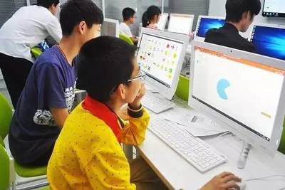 資本驅(qū)動新經(jīng)濟(jì) 騰訊投資英國游戲商，軟銀與弘毅押注中國聯(lián)合辦公市場